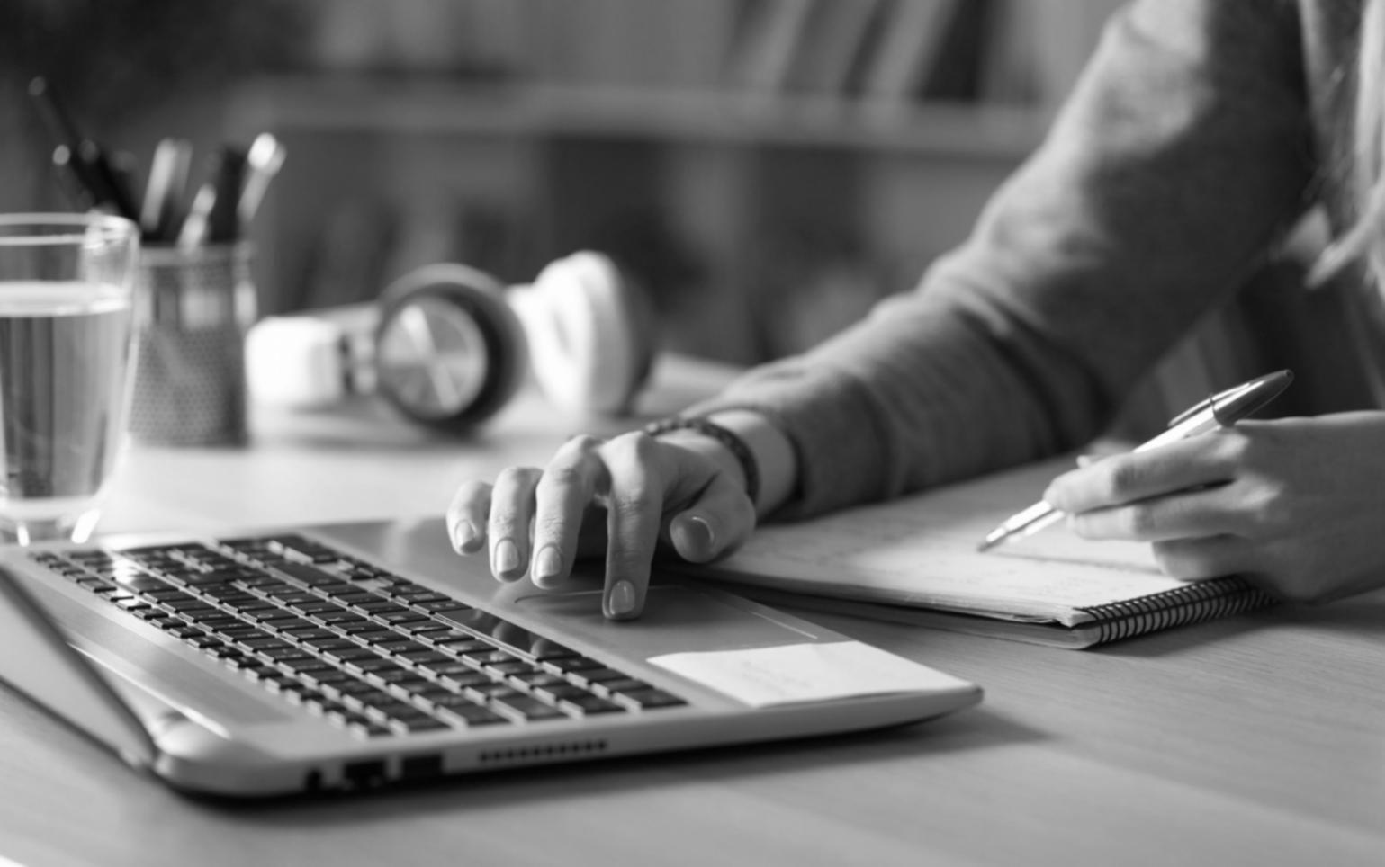 Moderne Lernumgebung für Workshops zur Geldmentalität
